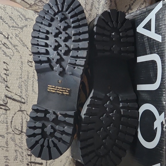 Aqua Women’s Tiger Print Jax Studded Hiker Combat Boots Lace Up Round Toe - Picture 5 of 5